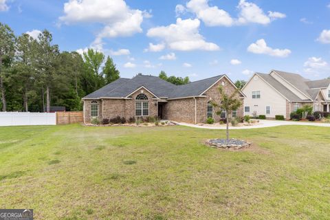Single Family Residence in Centerville GA 303 Collins Estate Avenue.jpg