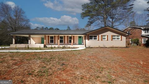 Single Family Residence in College Park GA 4585 Yates Road.jpg