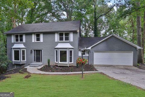 Single Family Residence in Roswell GA 9415 MARTIN Road.jpg
