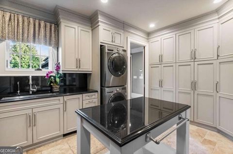 Single Family Residence in Alpharetta GA 1125 Lake Shore Overlook 22.jpg