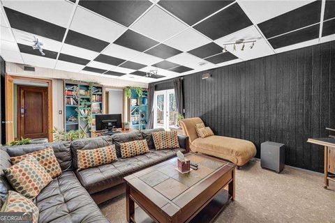 Single Family Residence in Roswell GA 10845 Shallowford Road 88.jpg