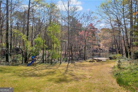 Single Family Residence in Roswell GA 10845 Shallowford Road 17.jpg