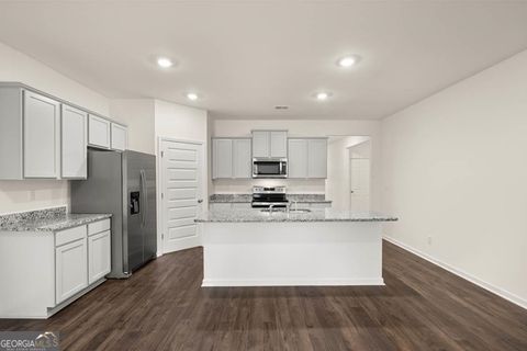 Single Family Residence in Bonaire GA 115 Ike Court 9.jpg