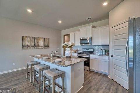 Single Family Residence in Bonaire GA 115 Ike Court 6.jpg