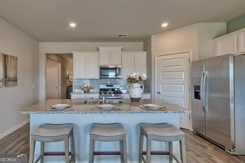 Single Family Residence in Bonaire GA 115 Ike Court 8.jpg