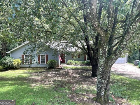 Single Family Residence in Dacula GA 2095 Uniwattee Trail.jpg