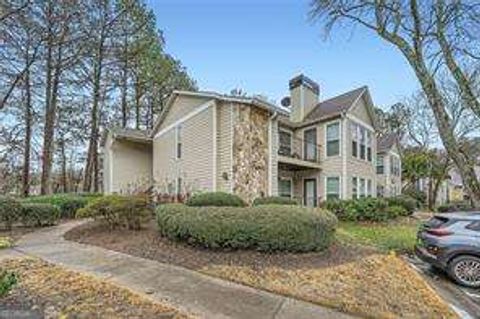Condominium in Roswell GA 1204 Lake Pointe Circle.jpg