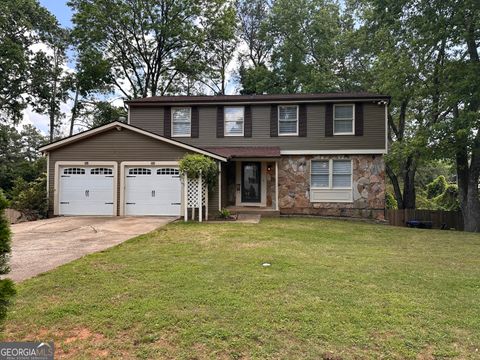 Single Family Residence in Roswell GA 1055 Worthington Hills Drive.jpg