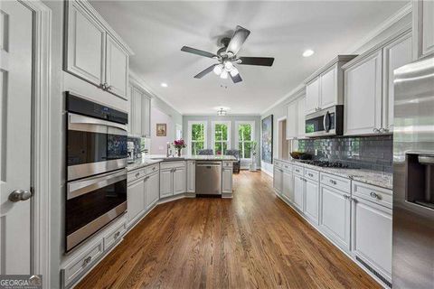 Single Family Residence in Canton GA 641 Lake Overlook Drive 17.jpg