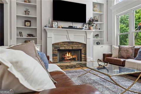 Single Family Residence in Canton GA 641 Lake Overlook Drive 13.jpg