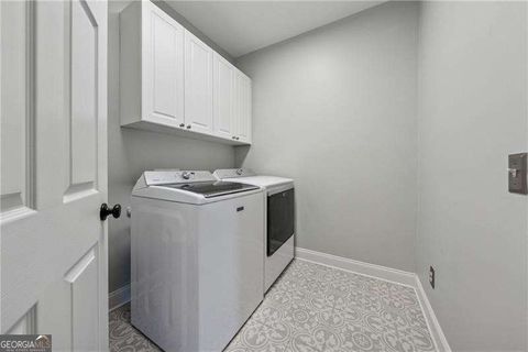 Single Family Residence in Canton GA 641 Lake Overlook Drive 20.jpg