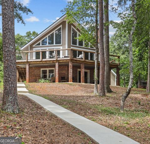 Single Family Residence in Toccoa GA 471 Currahee Point.jpg