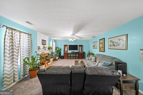 Single Family Residence in Cumming GA 5770 Millstone Drive 9.jpg