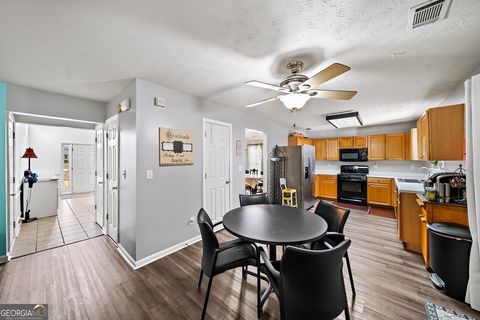Single Family Residence in Cumming GA 5770 Millstone Drive 13.jpg