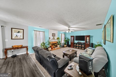 Single Family Residence in Cumming GA 5770 Millstone Drive 8.jpg