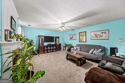 Single Family Residence in Cumming GA 5770 Millstone Drive 10.jpg
