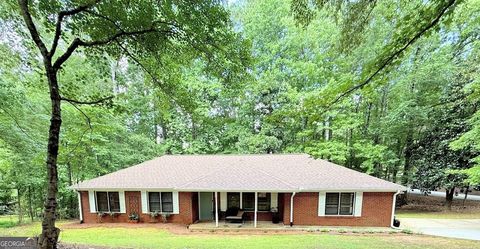 Single Family Residence in Villa Rica GA 4032 Golfview Drive.jpg