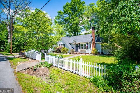 Single Family Residence in Villa Rica GA 527 W Church Street.jpg