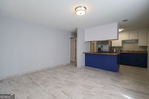 Single Family Residence in Bonaire GA 213 Kentshire Lane 8.jpg