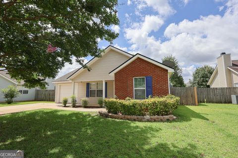 Single Family Residence in Bonaire GA 213 Kentshire Lane 1.jpg
