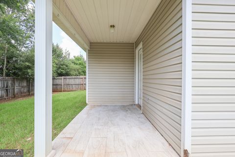 Single Family Residence in Bonaire GA 213 Kentshire Lane 17.jpg