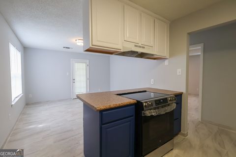 Single Family Residence in Bonaire GA 213 Kentshire Lane 7.jpg
