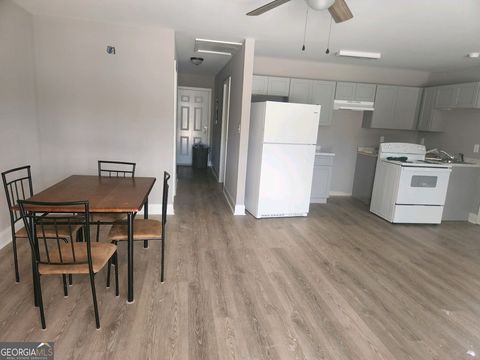 Triplex in Fort Valley GA 116 Ronald Pride Boulevard 8.jpg