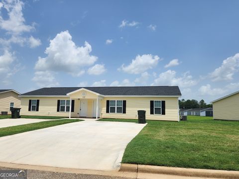 Triplex in Fort Valley GA 116 Ronald Pride Boulevard 1.jpg