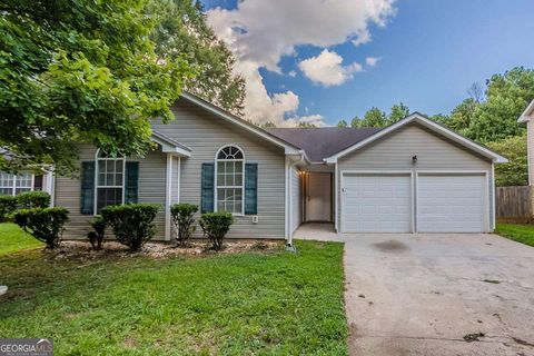 Single Family Residence in Lithonia GA 6668 Pole Creek Drive.jpg