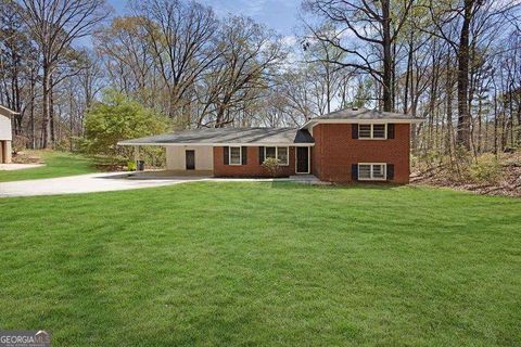 Single Family Residence in Union City GA 6200 Ward Road.jpg