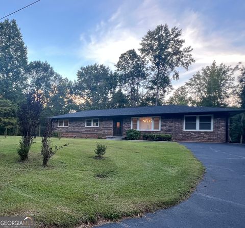 Single Family Residence in Toccoa GA 110 Riverdale Road.jpg