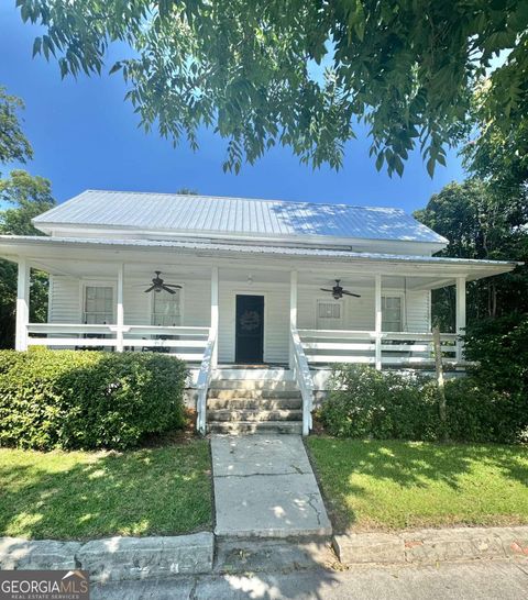Single Family Residence in Collins GA 512 NW Main Street.jpg
