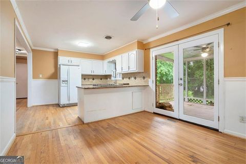Single Family Residence in Marietta GA 890 ORIOLE Ln.jpg