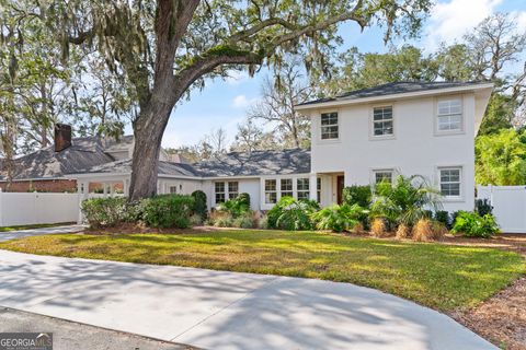 Single Family Residence in St. Simons GA 220 Magnolia Avenue.jpg