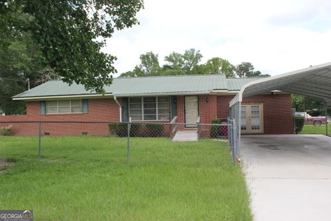 Single Family Residence in Eastman GA 5508 Forest Avenue.jpg