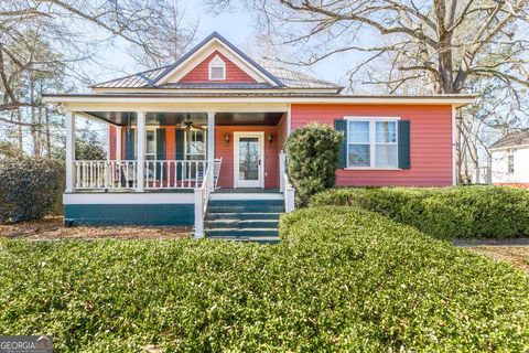 Single Family Residence in Reynolds GA 46 S Collins Street.jpg