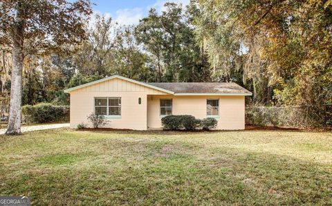 Single Family Residence in Satsuma FL 107 Woodlawn Road.jpg