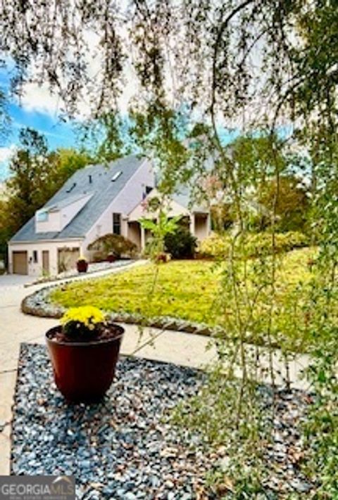 Single Family Residence in Roswell GA 3810 Galloway Drive.jpg