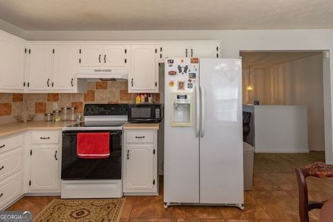 Single Family Residence in Douglasville GA 15 COBBLESTONE Ct.jpg