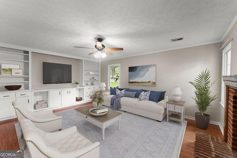 Single Family Residence in Roswell GA 215 Truehedge Trace 14.jpg