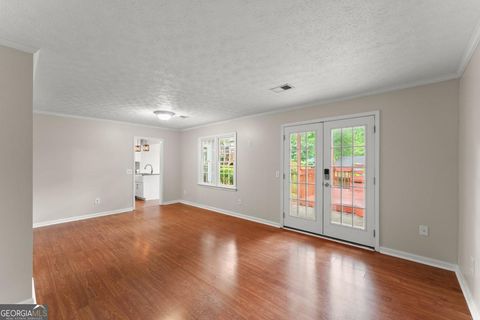 Single Family Residence in Roswell GA 215 Truehedge Trace 7.jpg
