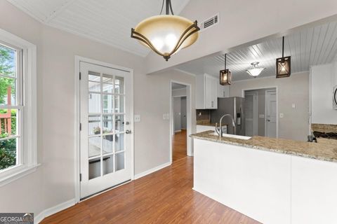 Single Family Residence in Roswell GA 215 Truehedge Trace 8.jpg