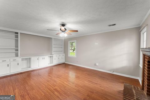 Single Family Residence in Roswell GA 215 Truehedge Trace 13.jpg