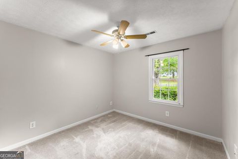 Single Family Residence in Roswell GA 215 Truehedge Trace 20.jpg