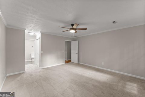 Single Family Residence in Roswell GA 215 Truehedge Trace 22.jpg
