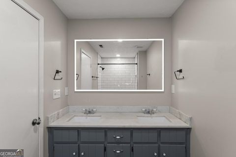 Single Family Residence in Roswell GA 215 Truehedge Trace 25.jpg
