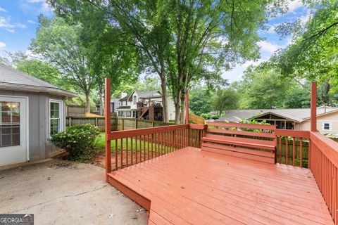 Single Family Residence in Roswell GA 215 Truehedge Trace 31.jpg