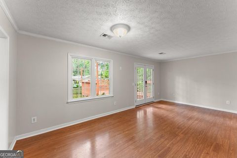 Single Family Residence in Roswell GA 215 Truehedge Trace 29.jpg