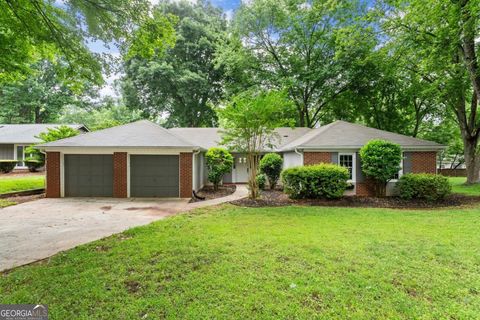 Single Family Residence in Roswell GA 215 Truehedge Trace.jpg
