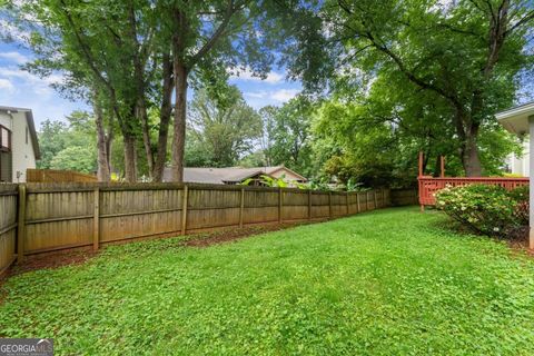 Single Family Residence in Roswell GA 215 Truehedge Trace 34.jpg